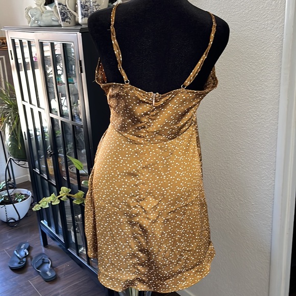 Zara dress size medium new with tags totally flattering - Picture 4 of 6